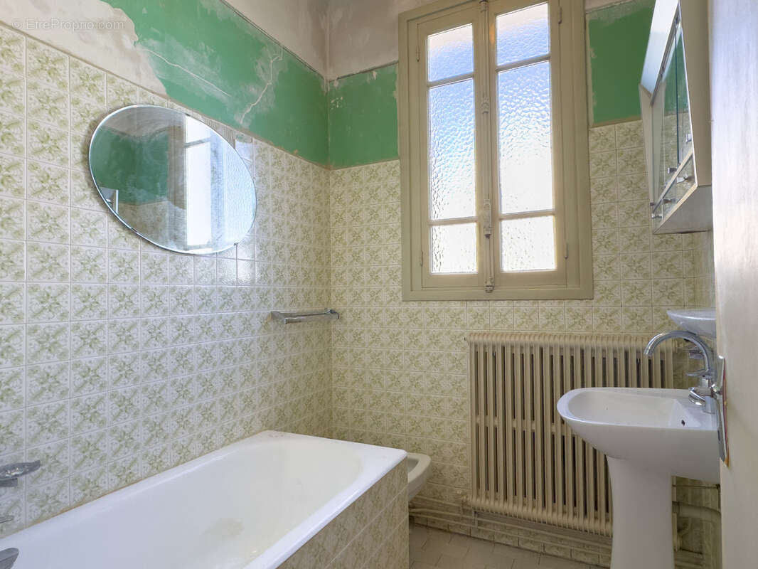 Maison à MONTELIMAR