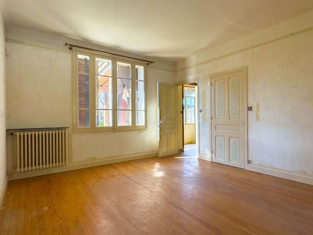 Maison à MONTELIMAR