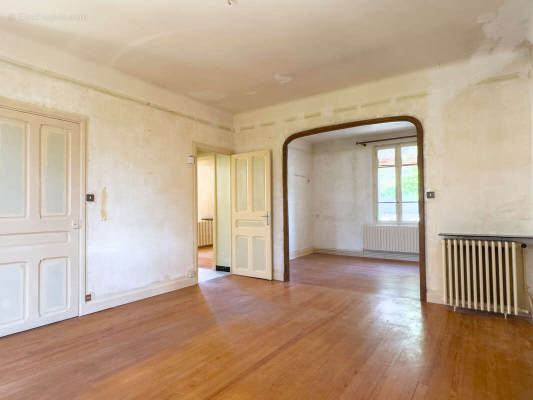 Maison à MONTELIMAR