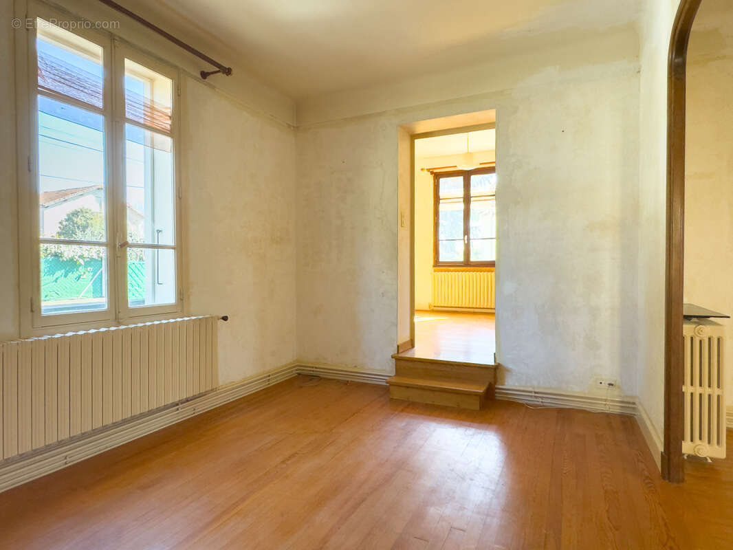 Maison à MONTELIMAR