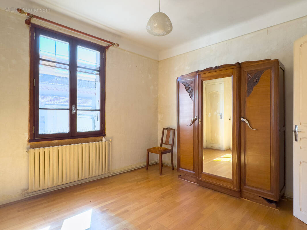 Maison à MONTELIMAR