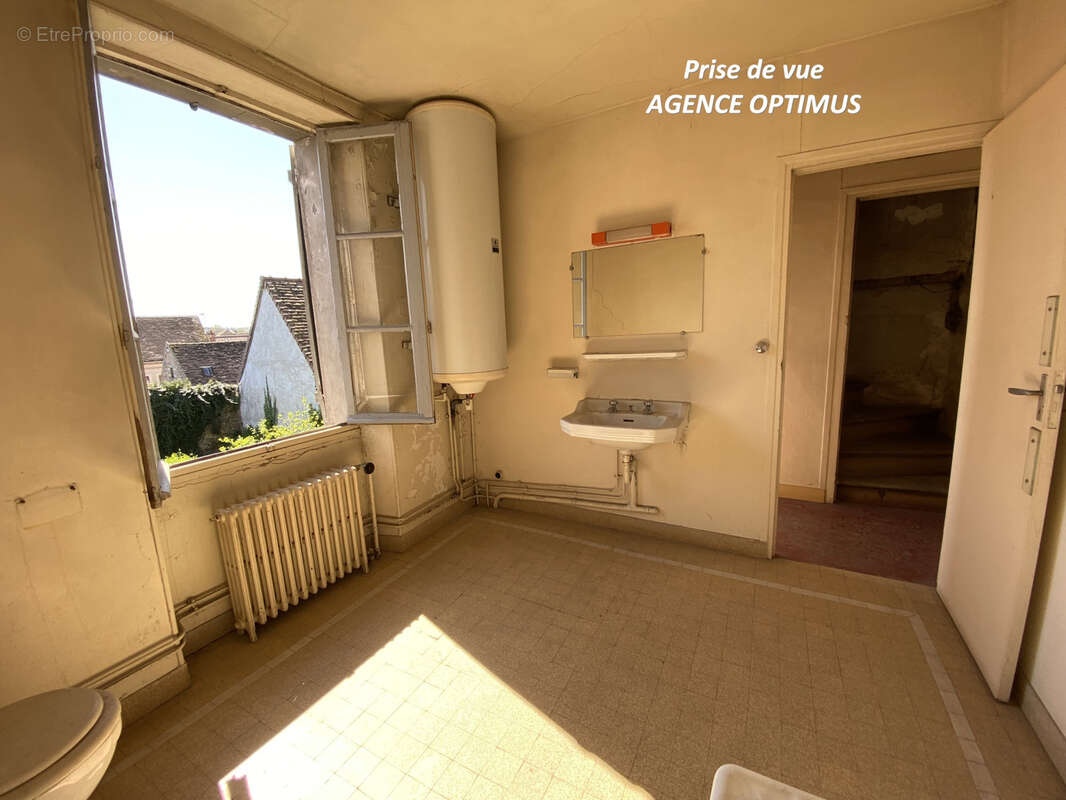 Maison à VILLENEUVE-LA-GUYARD