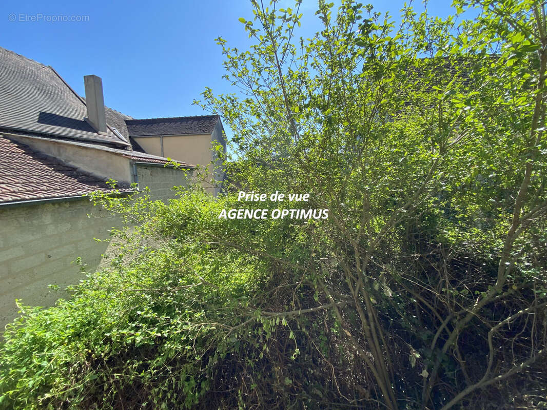 Maison à VILLENEUVE-LA-GUYARD