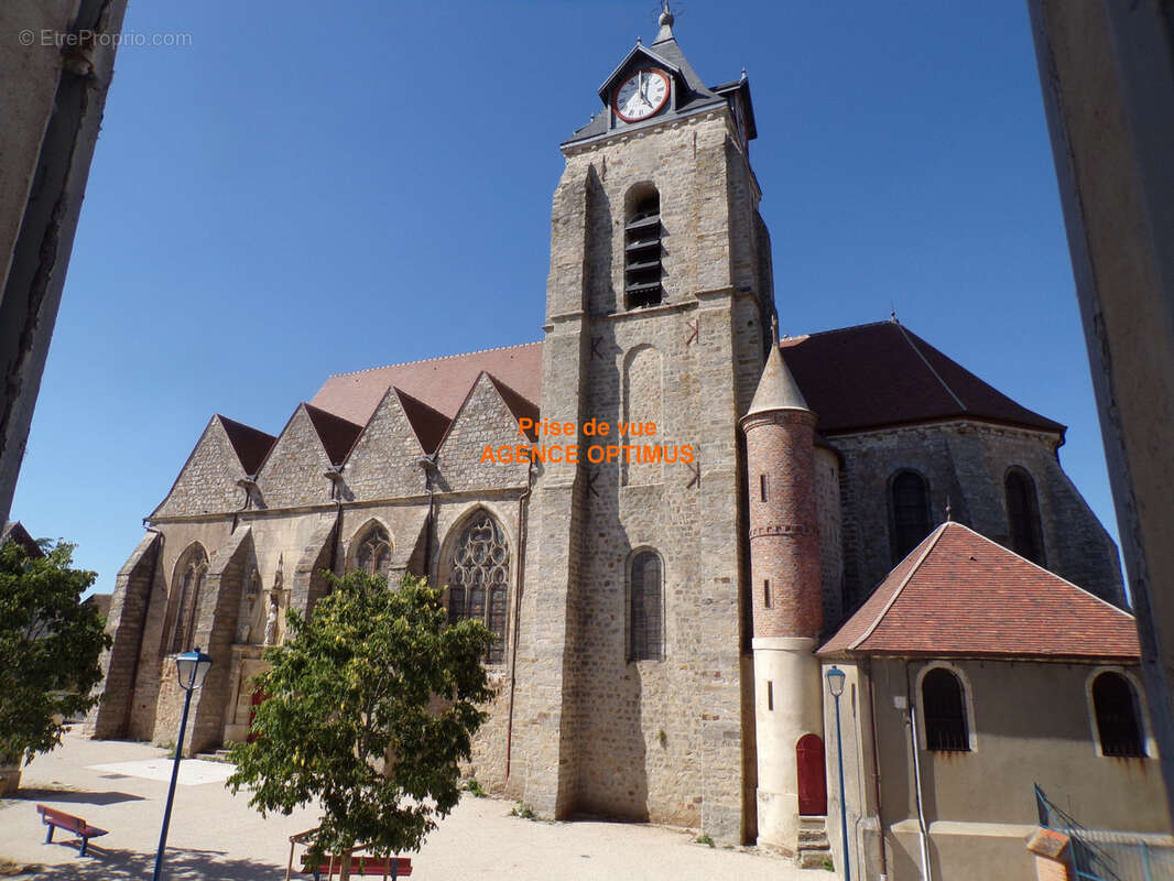 Maison à VILLENEUVE-LA-GUYARD