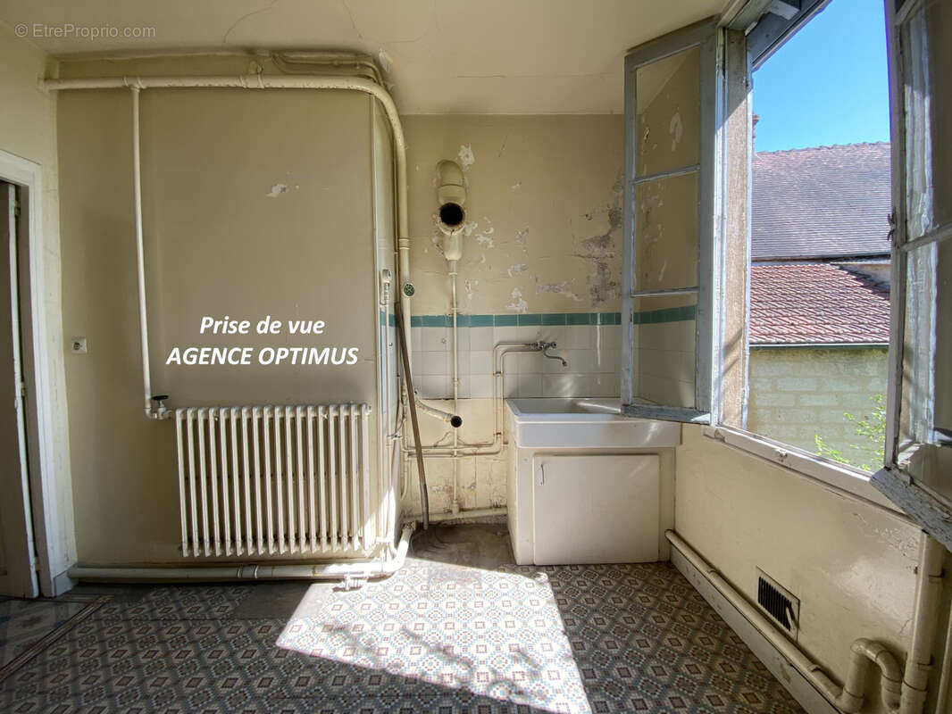 Maison à VILLENEUVE-LA-GUYARD