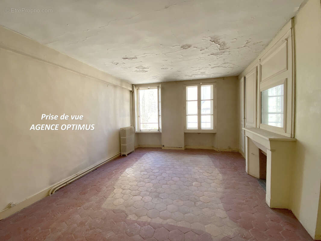 Maison à VILLENEUVE-LA-GUYARD