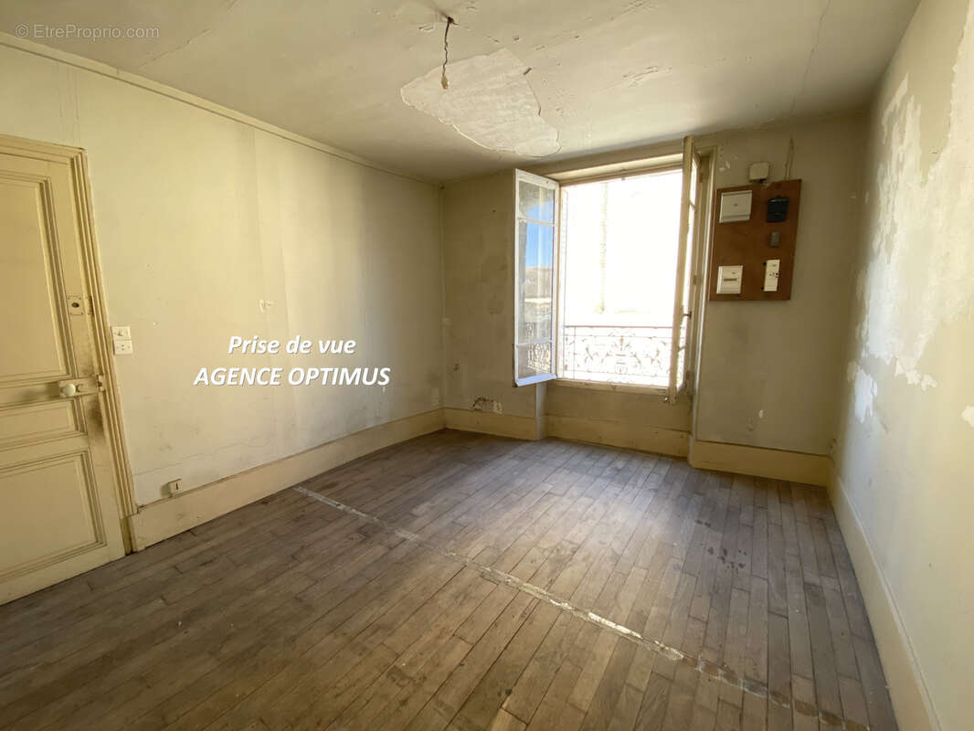 Maison à VILLENEUVE-LA-GUYARD