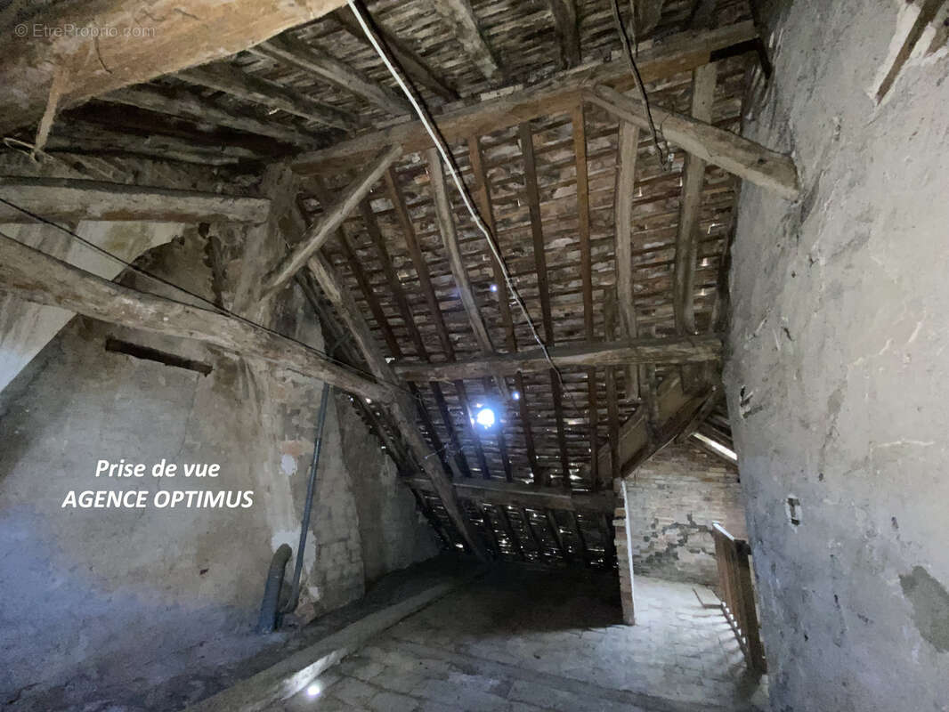 Maison à VILLENEUVE-LA-GUYARD