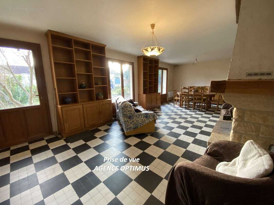 Maison à VILLENEUVE-LA-GUYARD