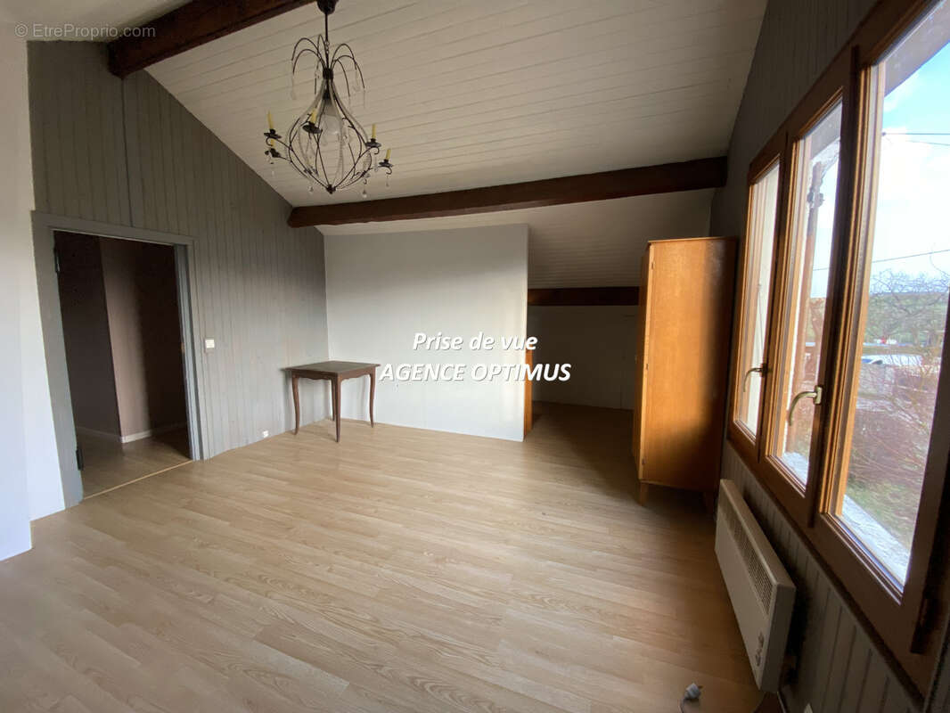 Maison à VILLENEUVE-LA-GUYARD