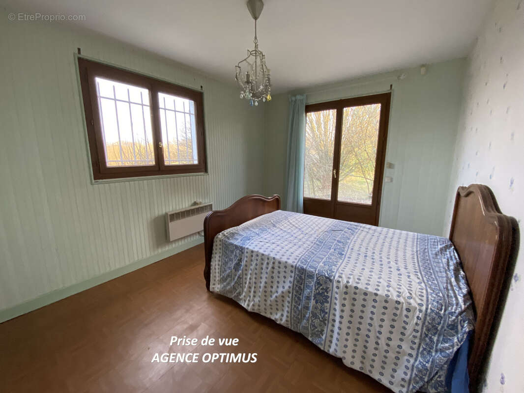 Maison à VILLENEUVE-LA-GUYARD