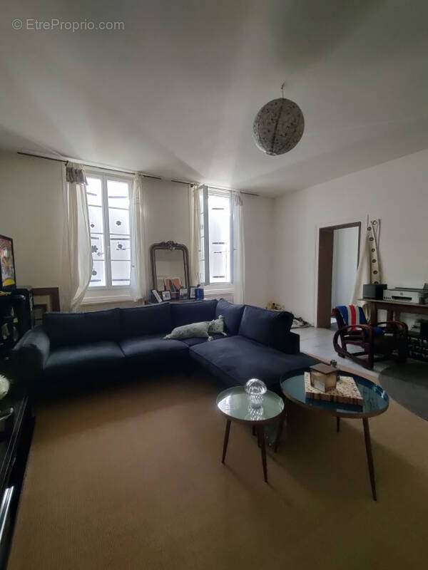 Maison à SAINT-GEORGES-DES-COTEAUX