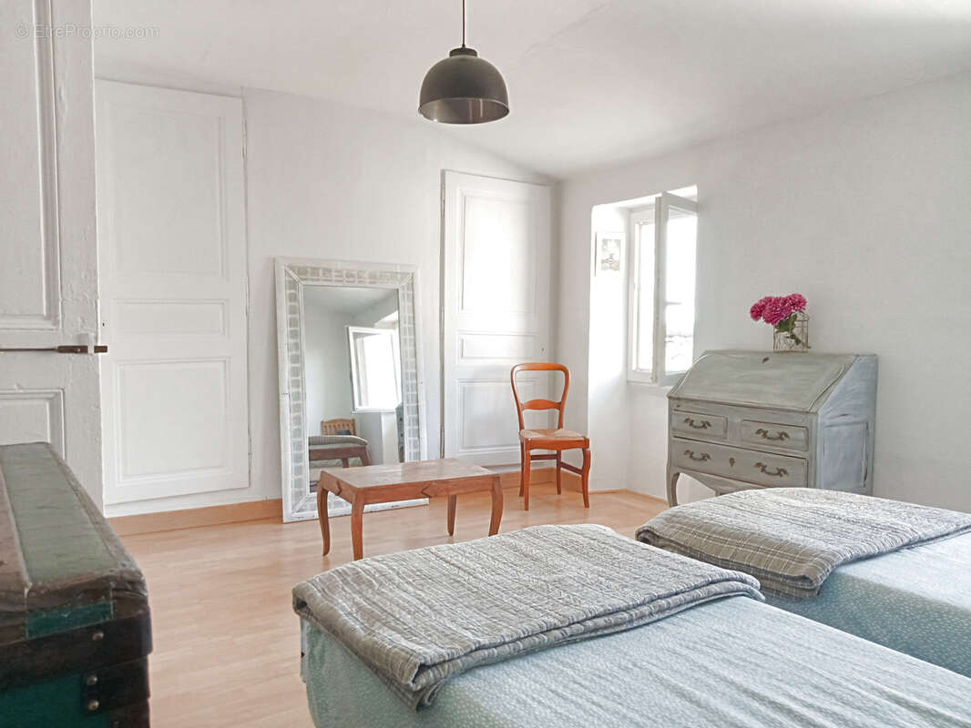 Maison à LIVRON-SUR-DROME