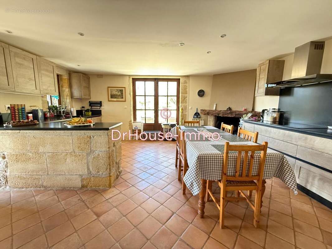 Maison à SAINT-JEAN-DE-BLAIGNAC