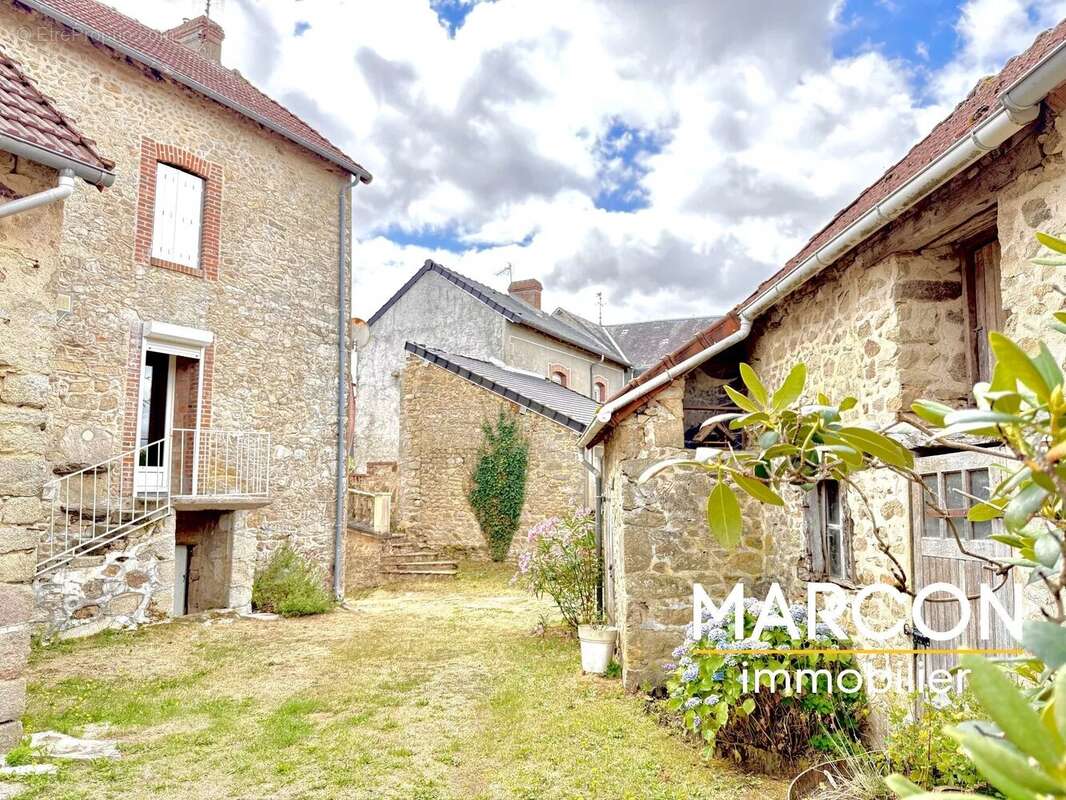 Maison à SAINT-VAURY