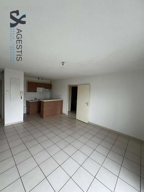   - Appartement à FROUZINS