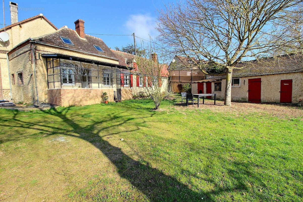Maison à CHATEAUNEUF-EN-THYMERAIS