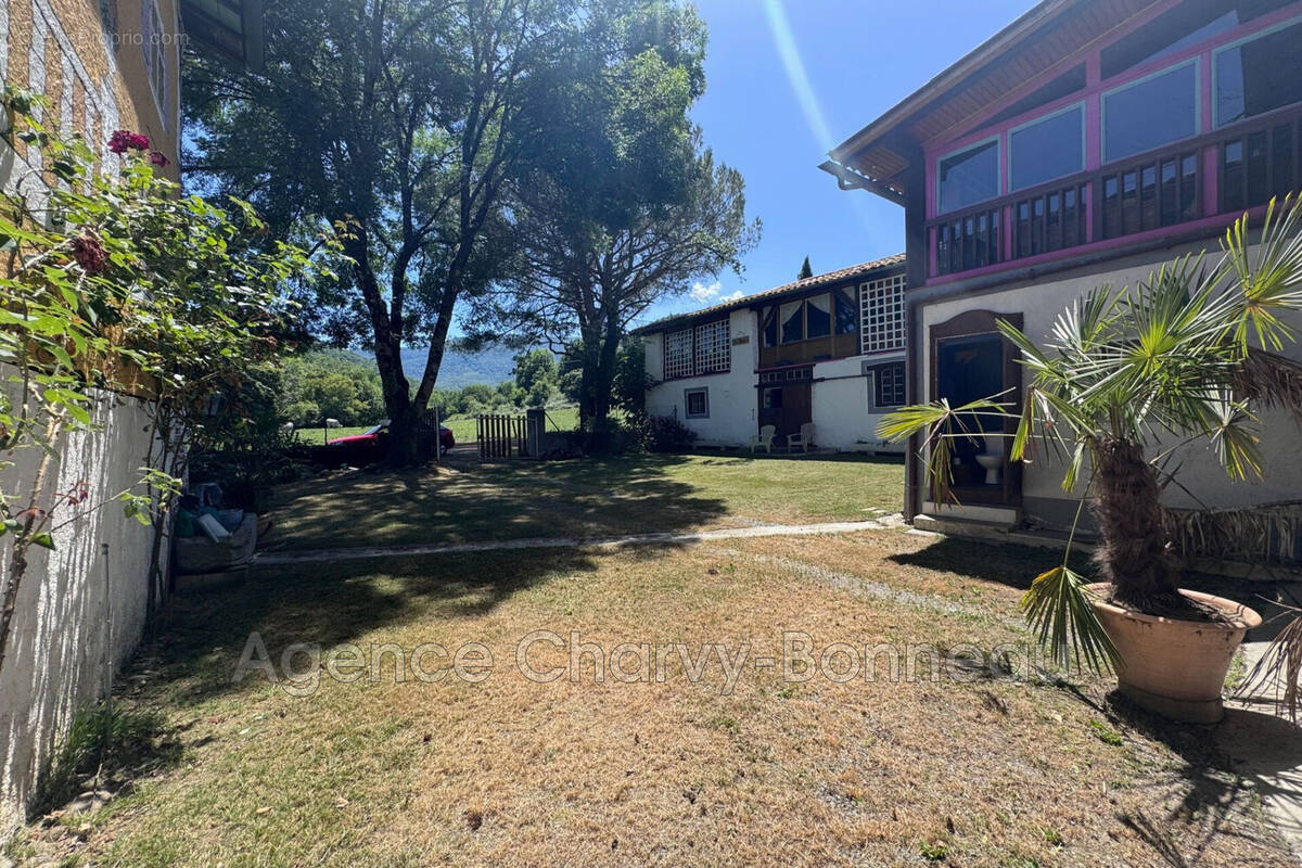 Maison à PRAT-BONREPAUX