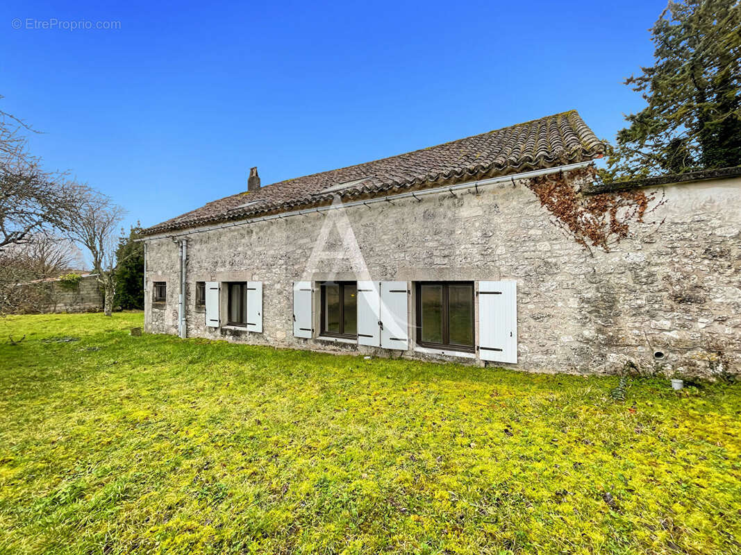 Maison à SAINT-MATRE