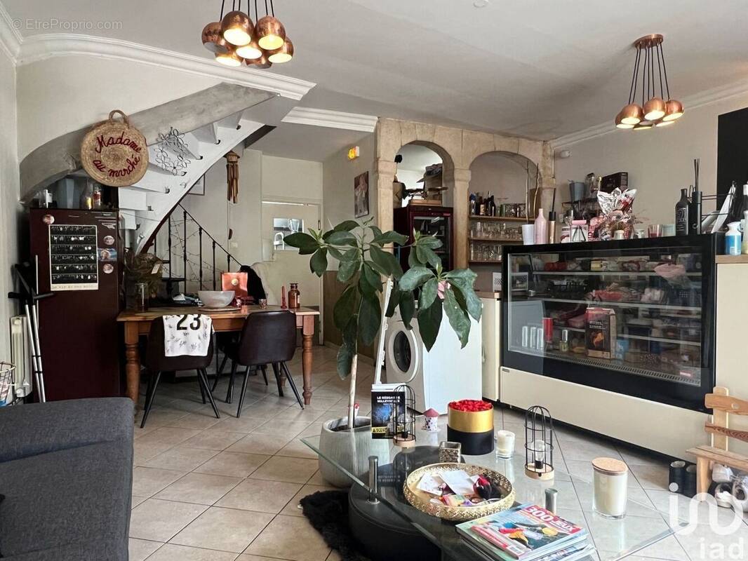 Photo 1 - Commerce à SAINT-GENIEZ-D&#039;OLT