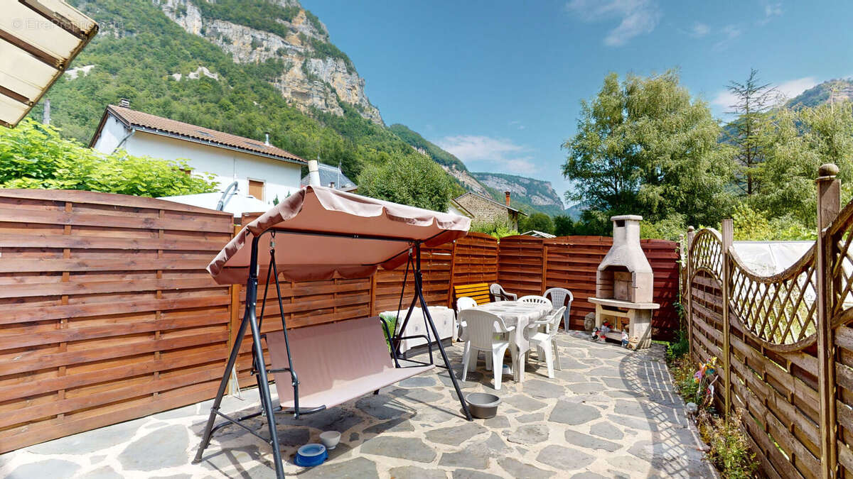 Appartement à CHALEY