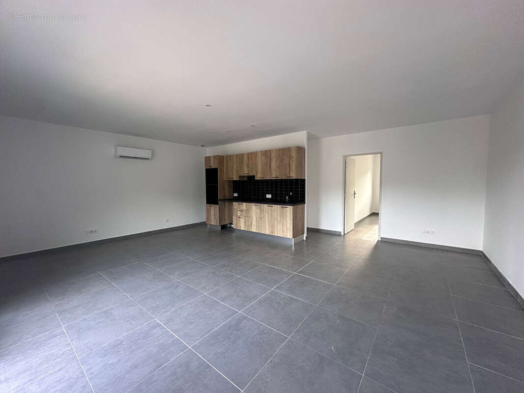 Appartement à PEYPIN