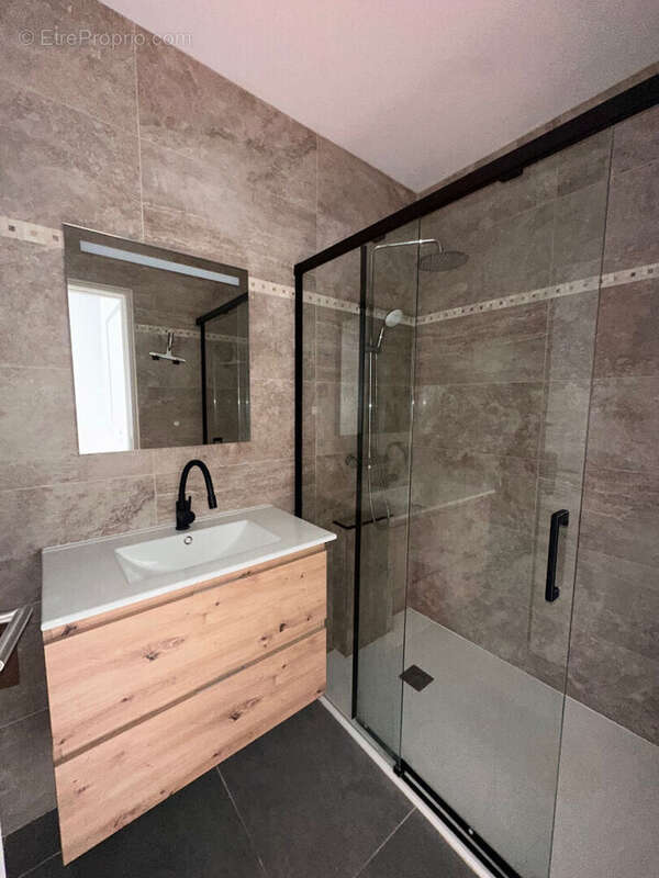 Appartement à PEYPIN