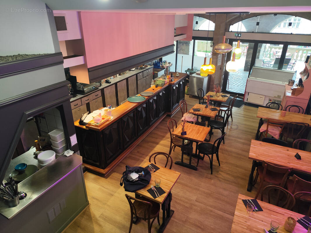 Commerce à VILLEFRANCHE-DE-ROUERGUE