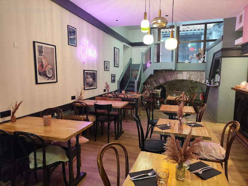 Commerce à VILLEFRANCHE-DE-ROUERGUE