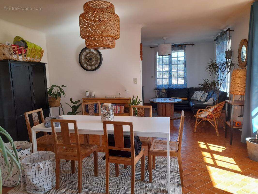 Maison à GREOUX-LES-BAINS