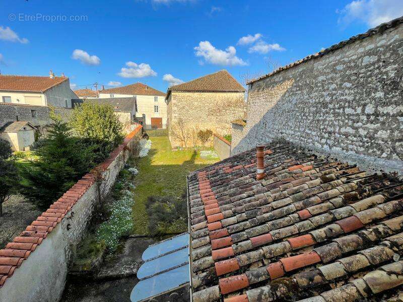 Maison à SAUZE-VAUSSAIS