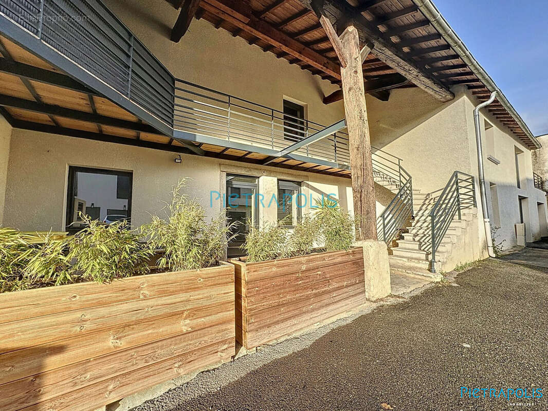 Façade Est - Maison à LA BOISSE