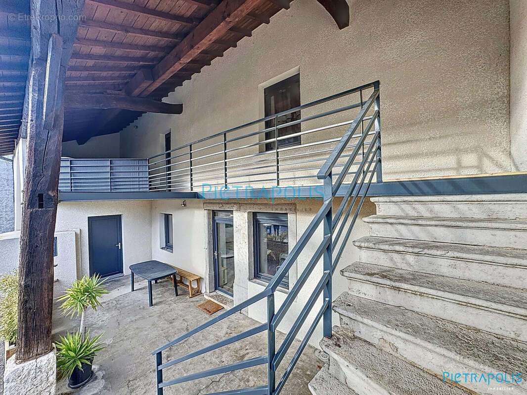 Maison façade Est - Maison à LA BOISSE