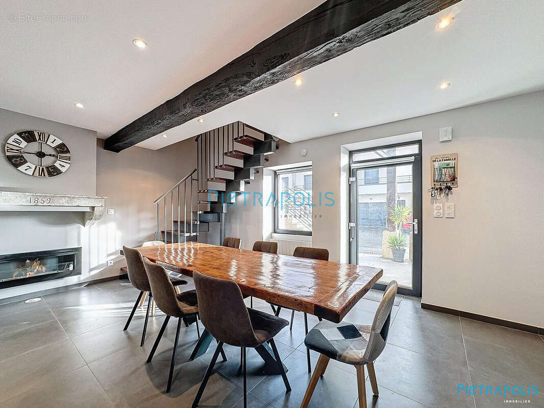 Séjour - Maison à LA BOISSE