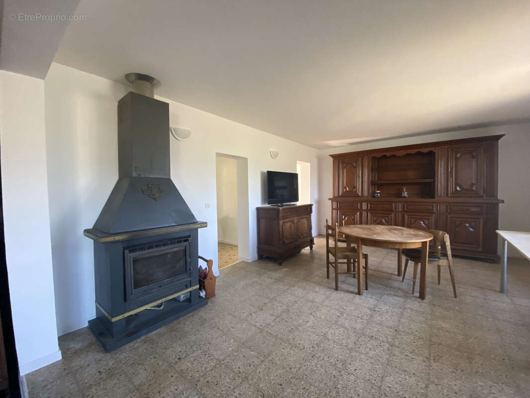 Maison à PETIT-PALAIS-ET-CORNEMPS