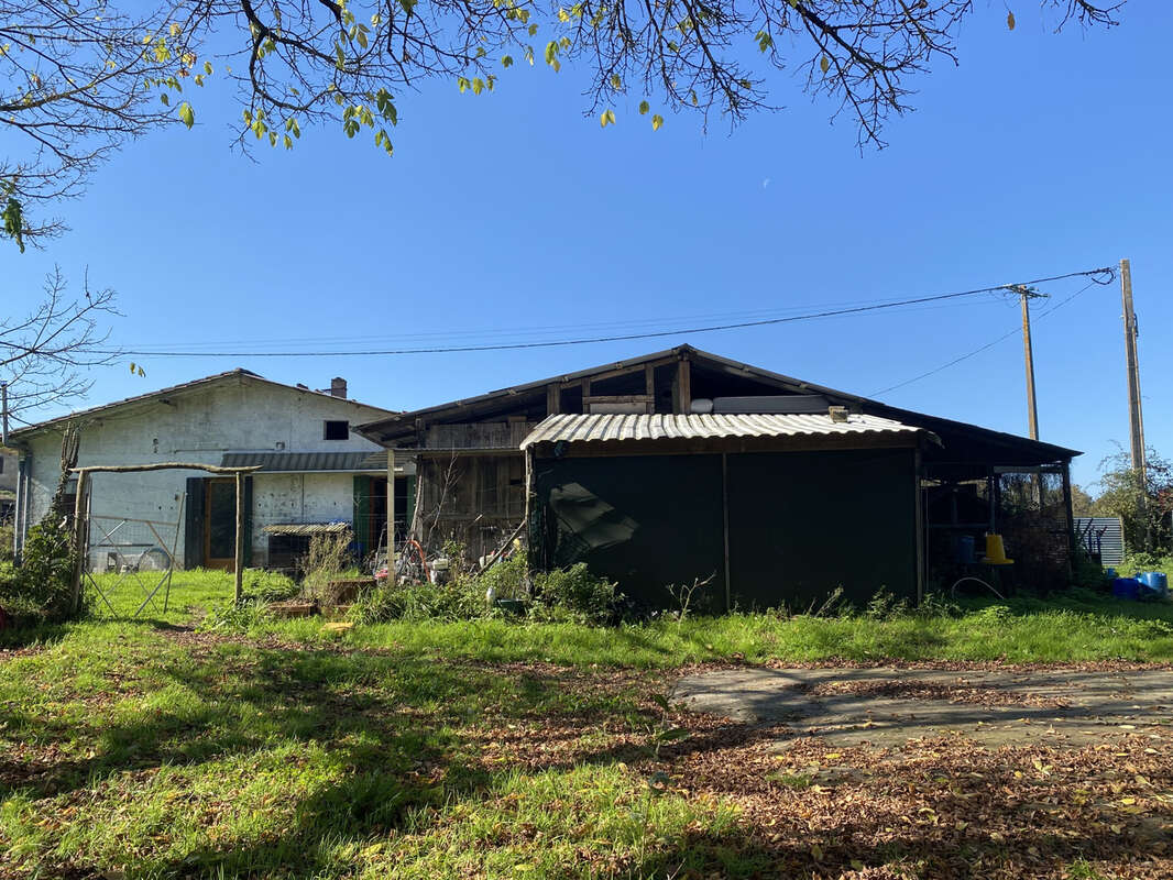 Maison à PETIT-PALAIS-ET-CORNEMPS