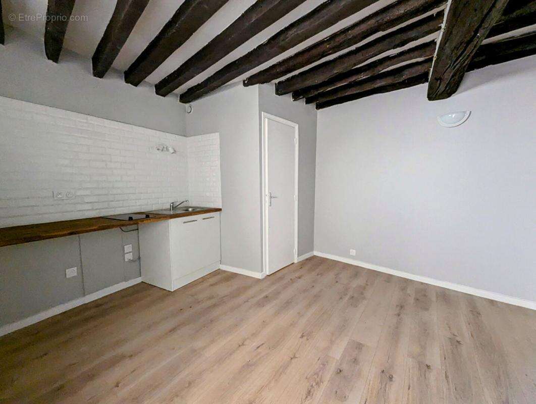 Appartement à CHANTELOUP-LES-VIGNES