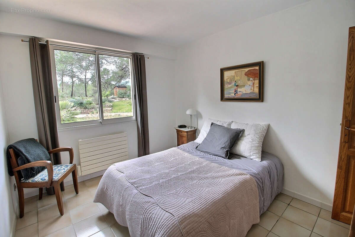 Maison à SAINT-CLEMENT-DE-RIVIERE