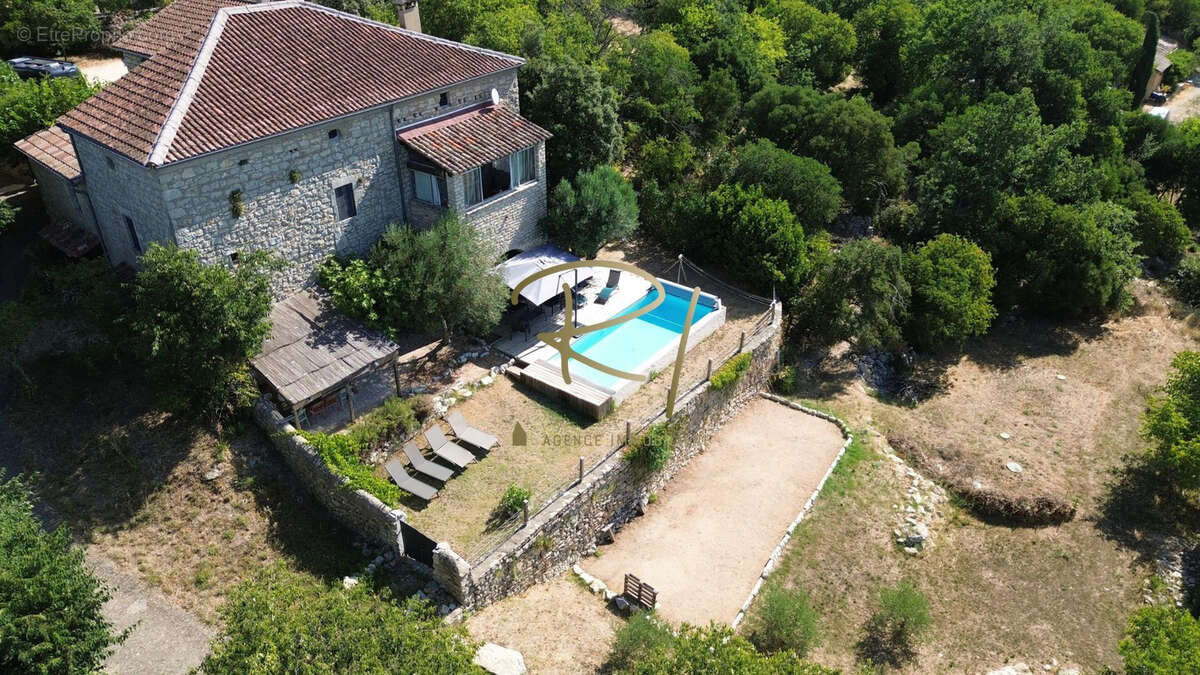 Maison à SAINT-ANDRE-DE-CRUZIERES
