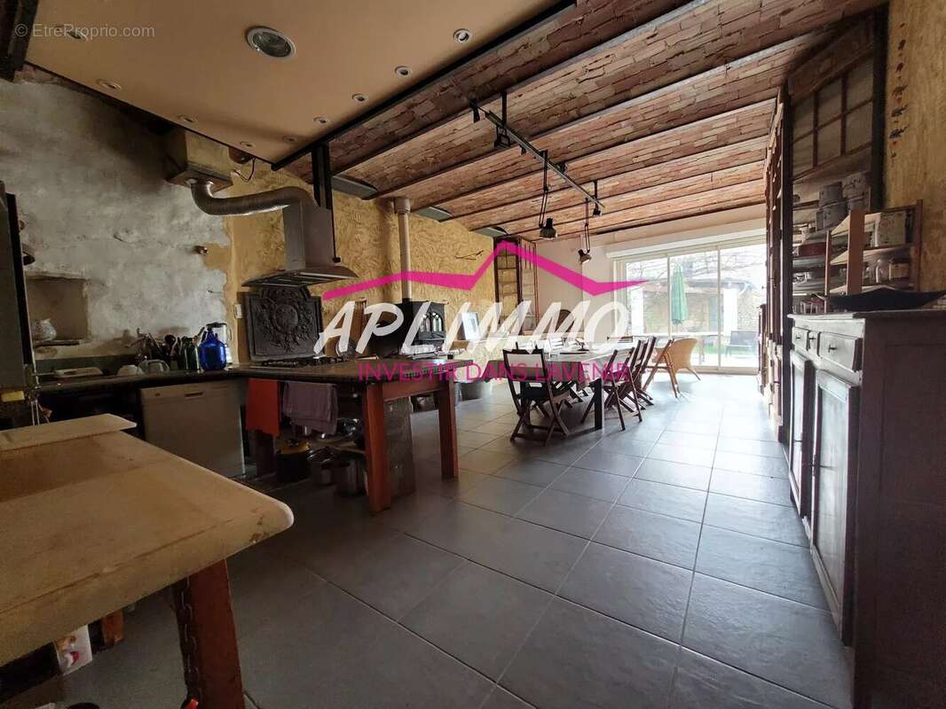 Maison à SAINT-MONTAN