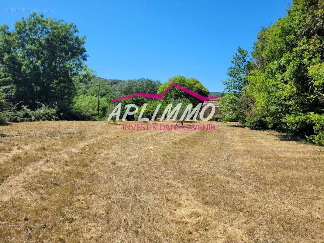 Maison à SAINT-MONTAN