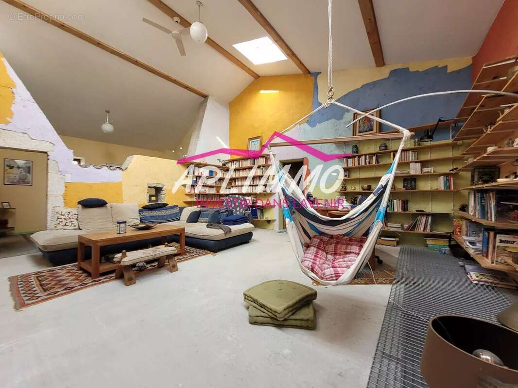 Maison à SAINT-MONTAN