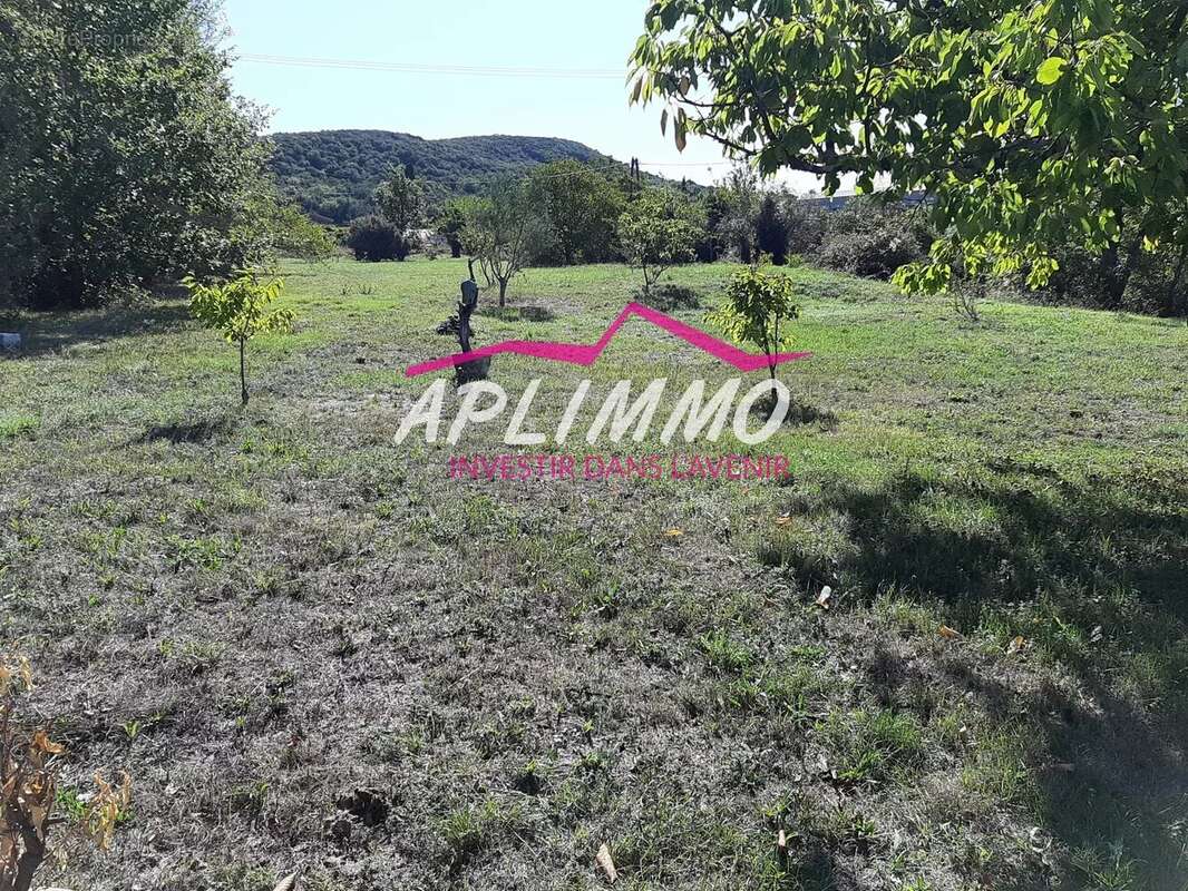 Maison à SAINT-MONTAN