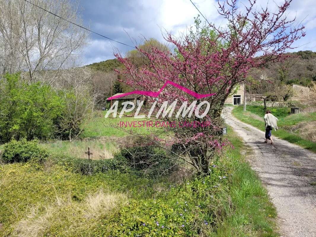 Maison à SAINT-MONTAN