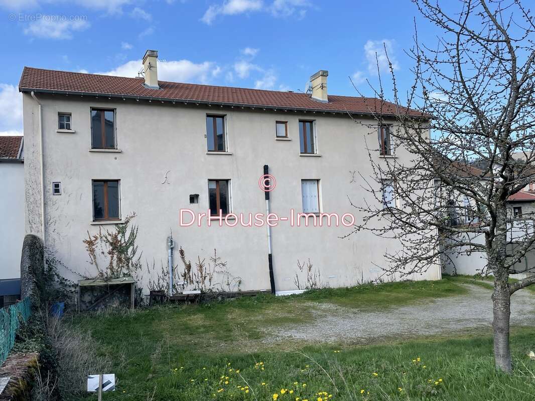 Appartement à UNIEUX