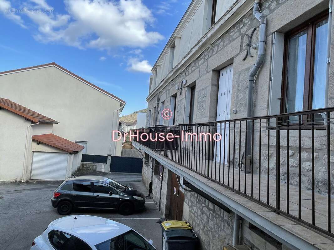 Appartement à UNIEUX