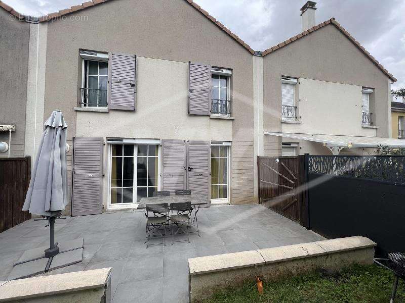 Maison à COMBS-LA-VILLE