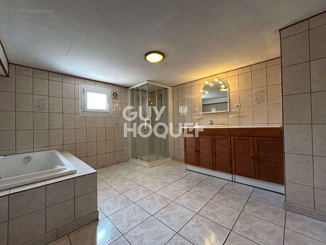 Maison à NEUILLY-SUR-MARNE