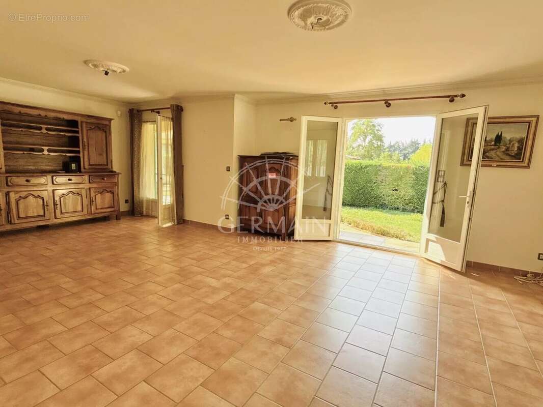 Maison à L'ISLE-SUR-LA-SORGUE