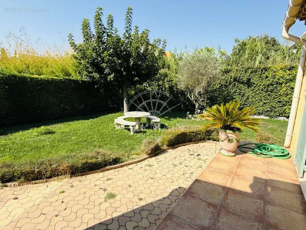 Maison à L'ISLE-SUR-LA-SORGUE